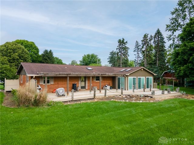 6065 Country Estates Drive, Tipp City, OH 45371