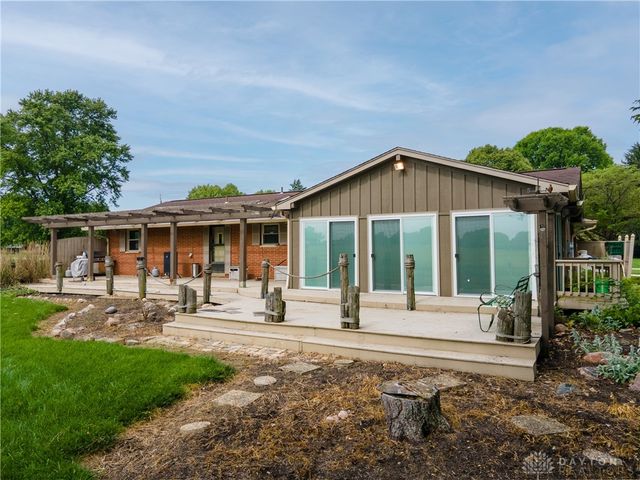 6065 Country Estates Drive, Tipp City, OH 45371
