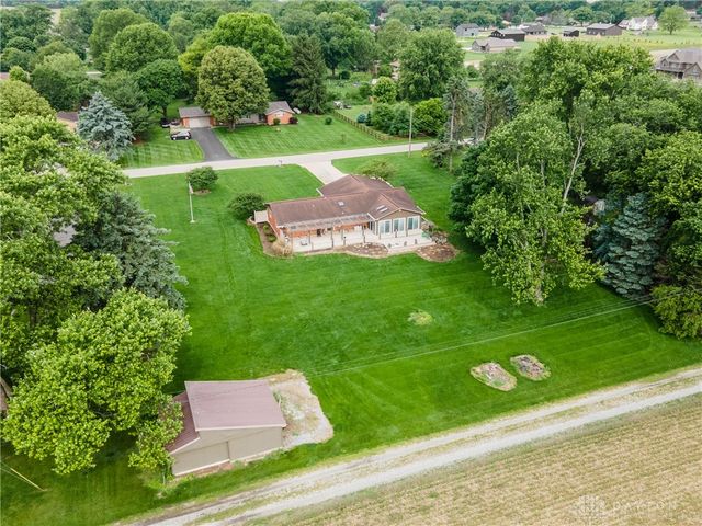 6065 Country Estates Drive, Tipp City, OH 45371