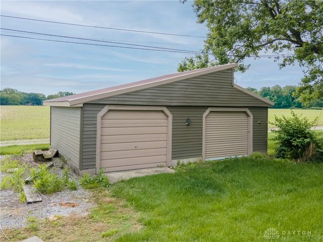 6065 Country Estates Drive, Tipp City, OH 45371