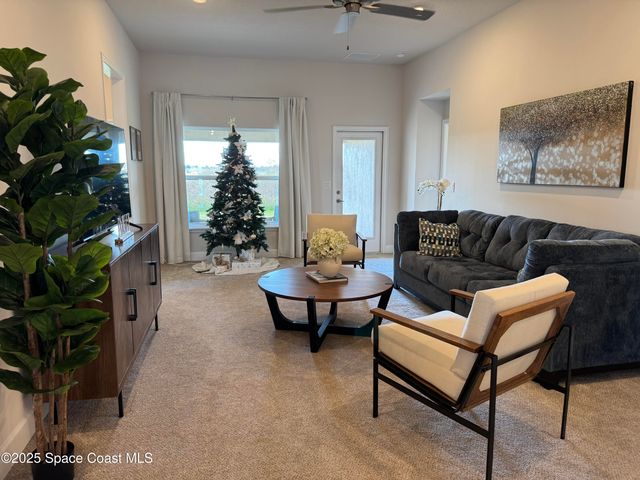 2412 Pinwherry Street NW, Palm Bay, FL 32907