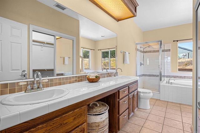 29027 The Yellow Brick Road, Valley Center, CA 92082