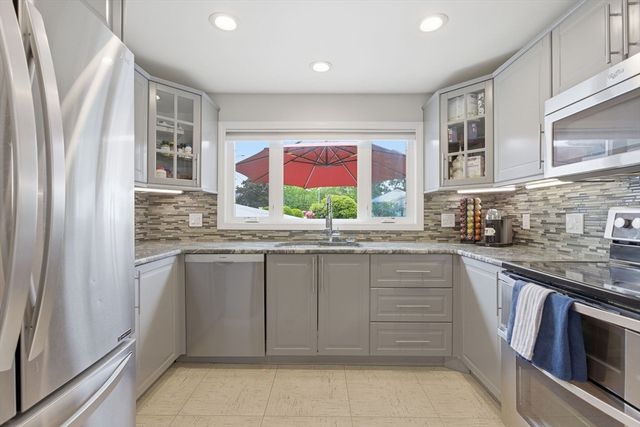 9 James Terrace, Woburn, MA 01801