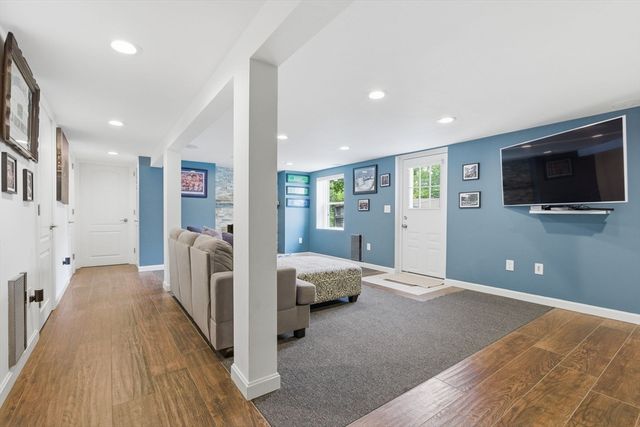 9 James Terrace, Woburn, MA 01801