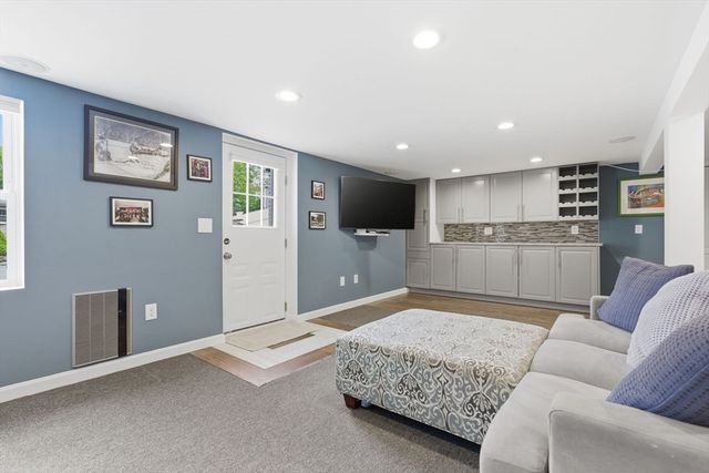 9 James Terrace, Woburn, MA 01801