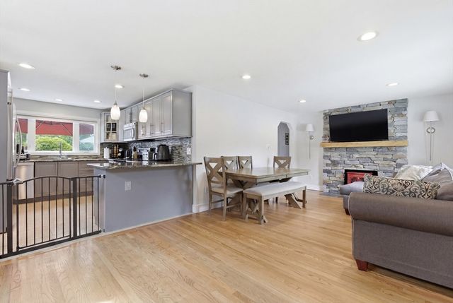 9 James Terrace, Woburn, MA 01801