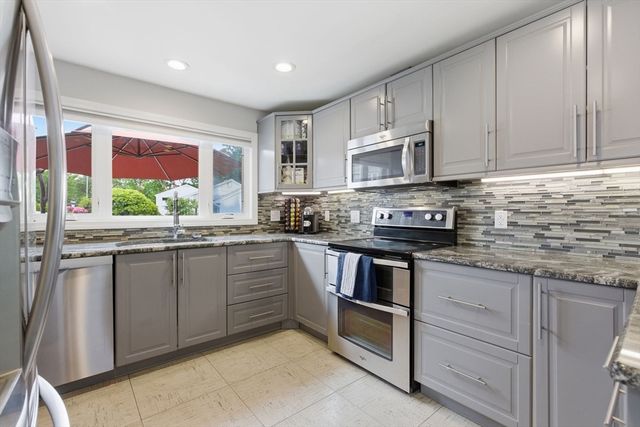 9 James Terrace, Woburn, MA 01801