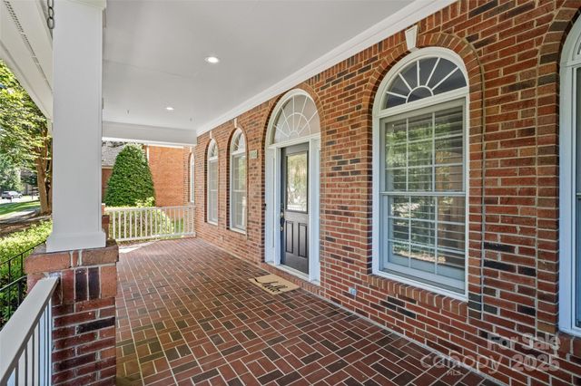 9429 Briarwick Lane, Charlotte, NC 28277