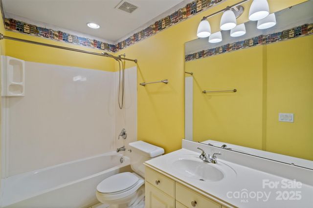 9429 Briarwick Lane, Charlotte, NC 28277