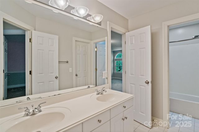 9429 Briarwick Lane, Charlotte, NC 28277