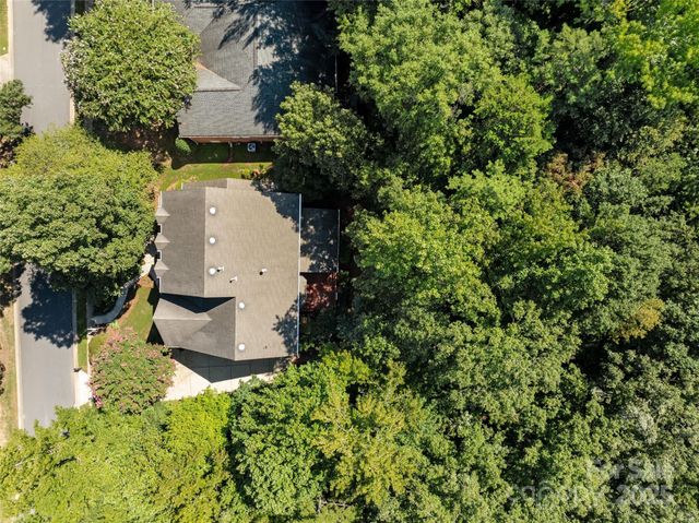 9429 Briarwick Lane, Charlotte, NC 28277