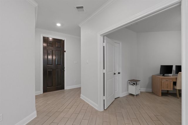 136 Danablu DR, Hutto, TX 78634