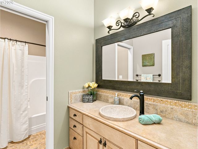 9630 Sw IOWA Dr, Tualatin, OR 97062
