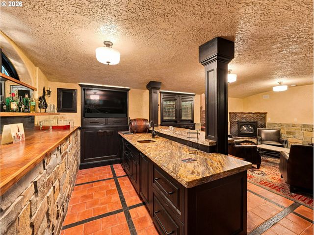 9630 Sw IOWA Dr, Tualatin, OR 97062
