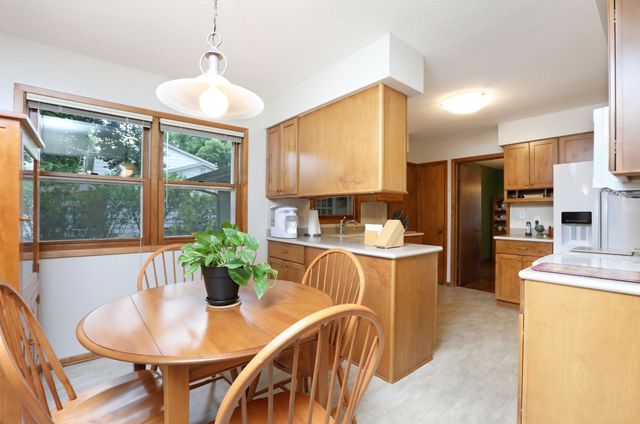 1055 21st Street, West Des Moines, IA 50265