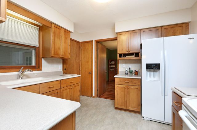 1055 21st Street, West Des Moines, IA 50265