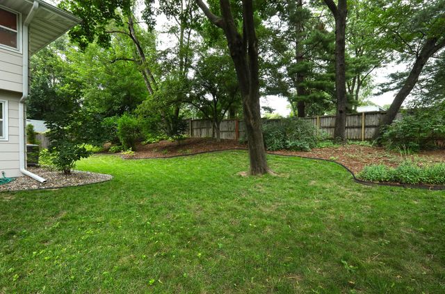 1055 21st Street, West Des Moines, IA 50265