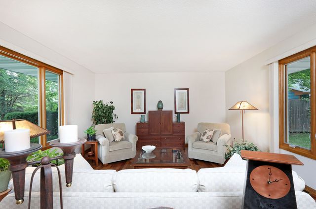 1055 21st Street, West Des Moines, IA 50265