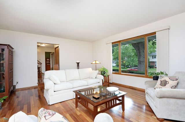1055 21st Street, West Des Moines, IA 50265