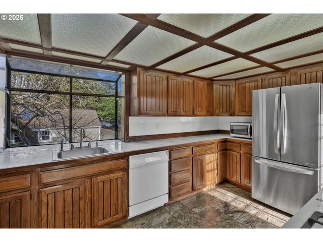 1115 Sw HARBOR Ave, Lincoln City, OR 97367