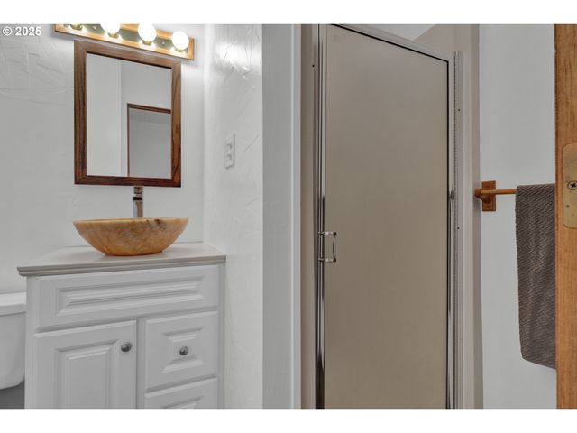 1115 Sw HARBOR Ave, Lincoln City, OR 97367