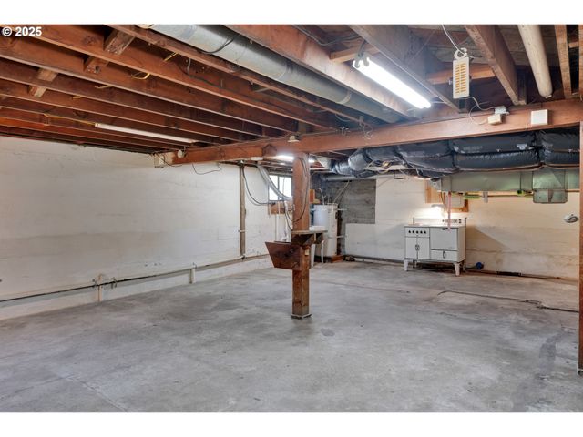 1115 Sw HARBOR Ave, Lincoln City, OR 97367