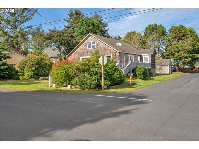 1115 Sw HARBOR Ave, Lincoln City, OR 97367