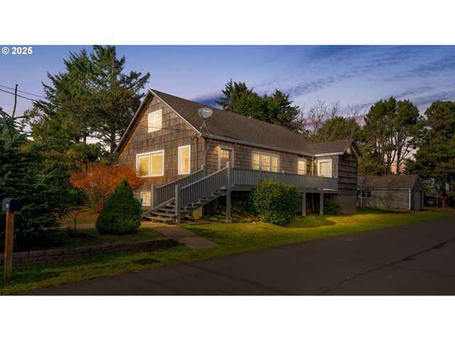 1115 Sw HARBOR Ave, Lincoln City, OR 97367