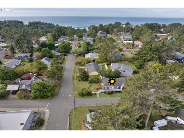 1115 Sw HARBOR Ave, Lincoln City, OR 97367