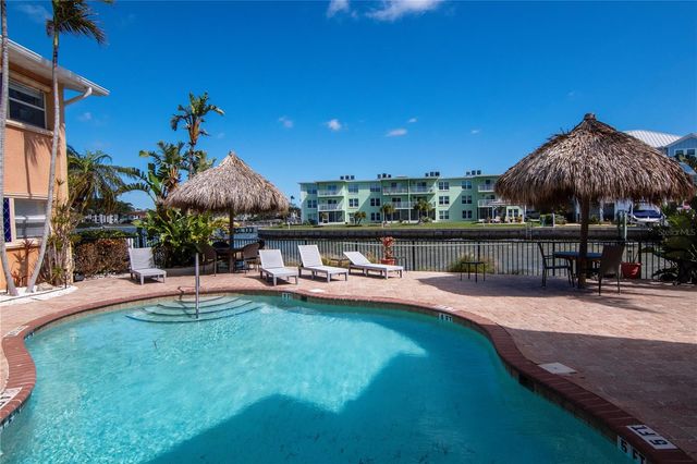 2675 ST JOSEPHS DRIVE E B, Dunedin, FL 34698