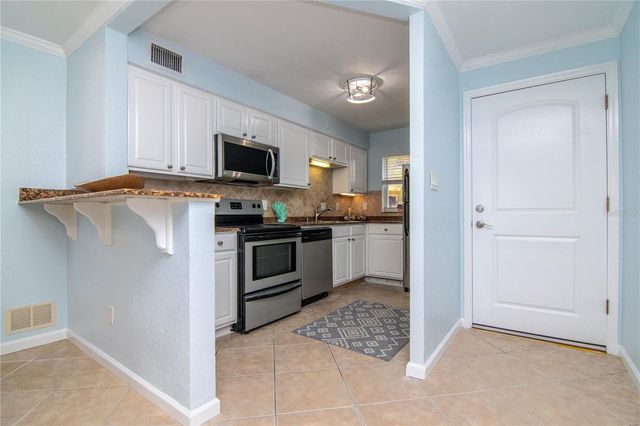 2675 ST JOSEPHS DRIVE E B, Dunedin, FL 34698