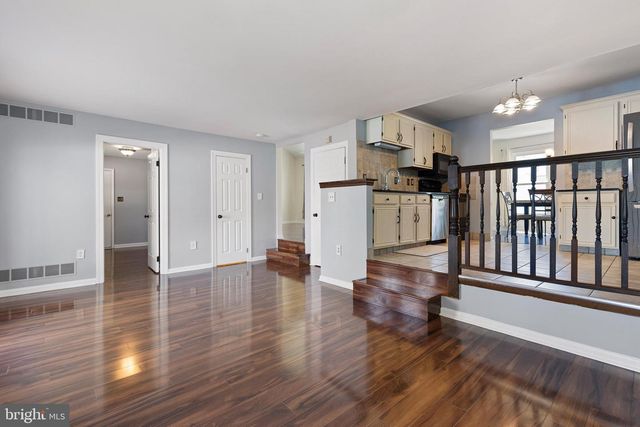 10 BUCHANAN CIR, Newark, DE 19702