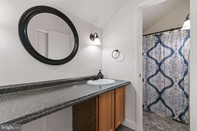 10 BUCHANAN CIR, Newark, DE 19702