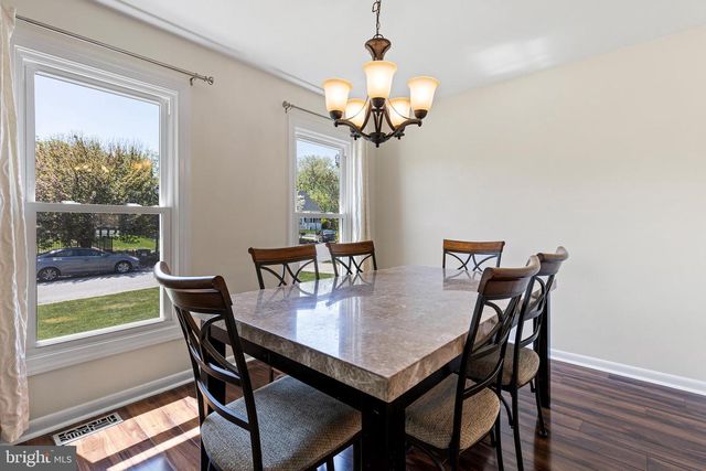 10 BUCHANAN CIR, Newark, DE 19702