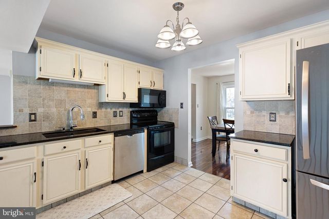 10 BUCHANAN CIR, Newark, DE 19702