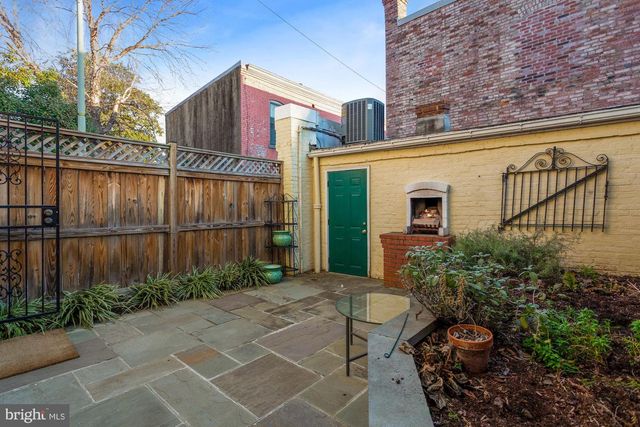 315 CONSTITUTION AVE NE, Washington, DC 20002