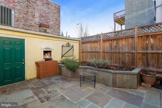 315 CONSTITUTION AVE NE, Washington, DC 20002