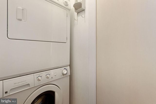 315 CONSTITUTION AVE NE, Washington, DC 20002