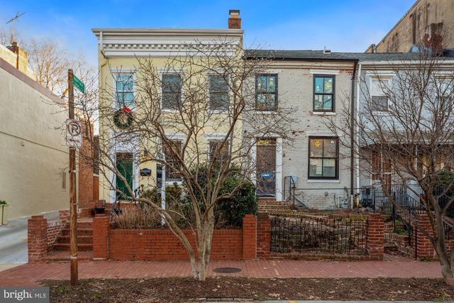 315 CONSTITUTION AVE NE, Washington, DC 20002