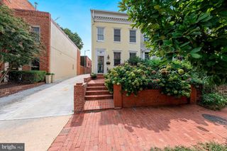 315 CONSTITUTION AVE NE, Washington, DC 20002