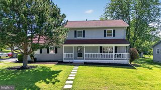 9439 WATERFORD DR, Manassas, VA 20110