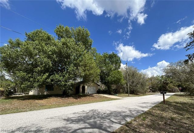 3137 Carlton Avenue, Lake Placid, FL 33852