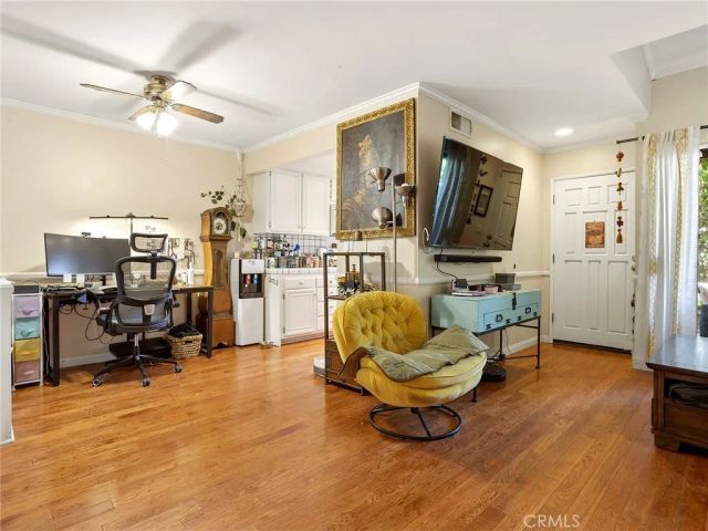 8348 Penfield Avenue 3, Winnetka, CA 91306