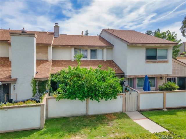 8348 Penfield Avenue 3, Winnetka, CA 91306