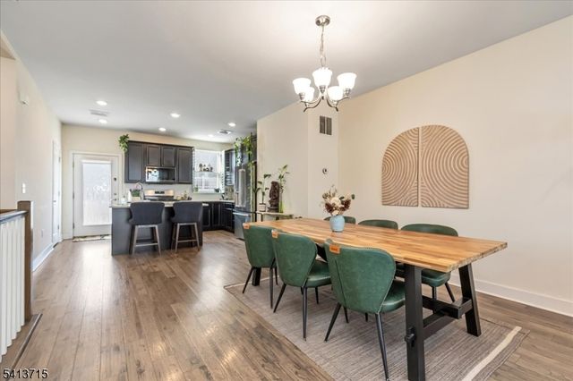 303 Saratoga Ct, Branchburg Twp., NJ 08876