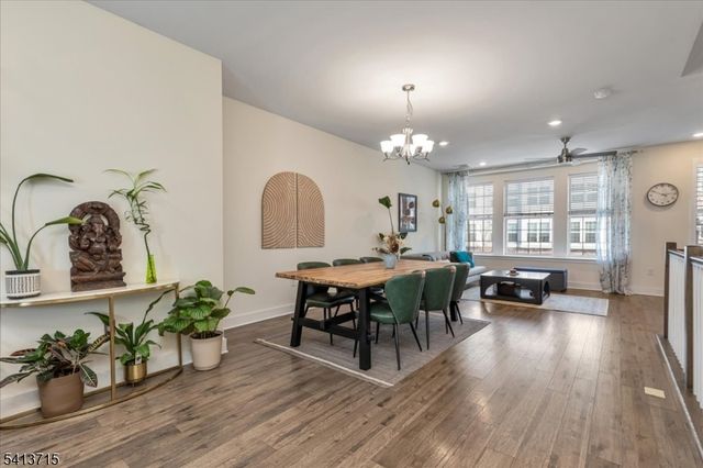 303 Saratoga Ct, Branchburg Twp., NJ 08876