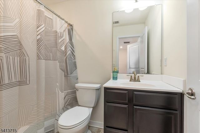 303 Saratoga Ct, Branchburg Twp., NJ 08876