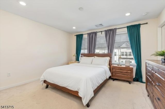 303 Saratoga Ct, Branchburg Twp., NJ 08876