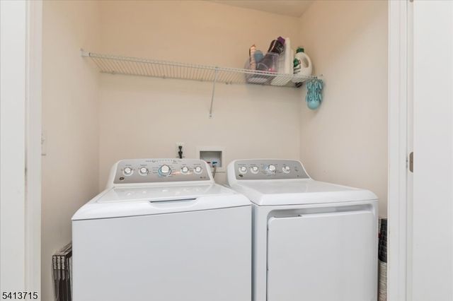 303 Saratoga Ct, Branchburg Twp., NJ 08876