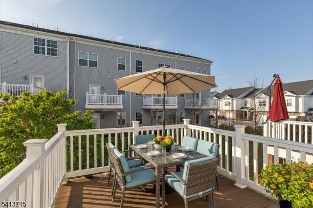 303 Saratoga Ct, Branchburg Twp., NJ 08876